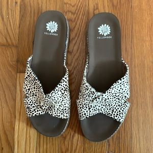 Yellow ox leather leopard print slide sandals - size 8.5